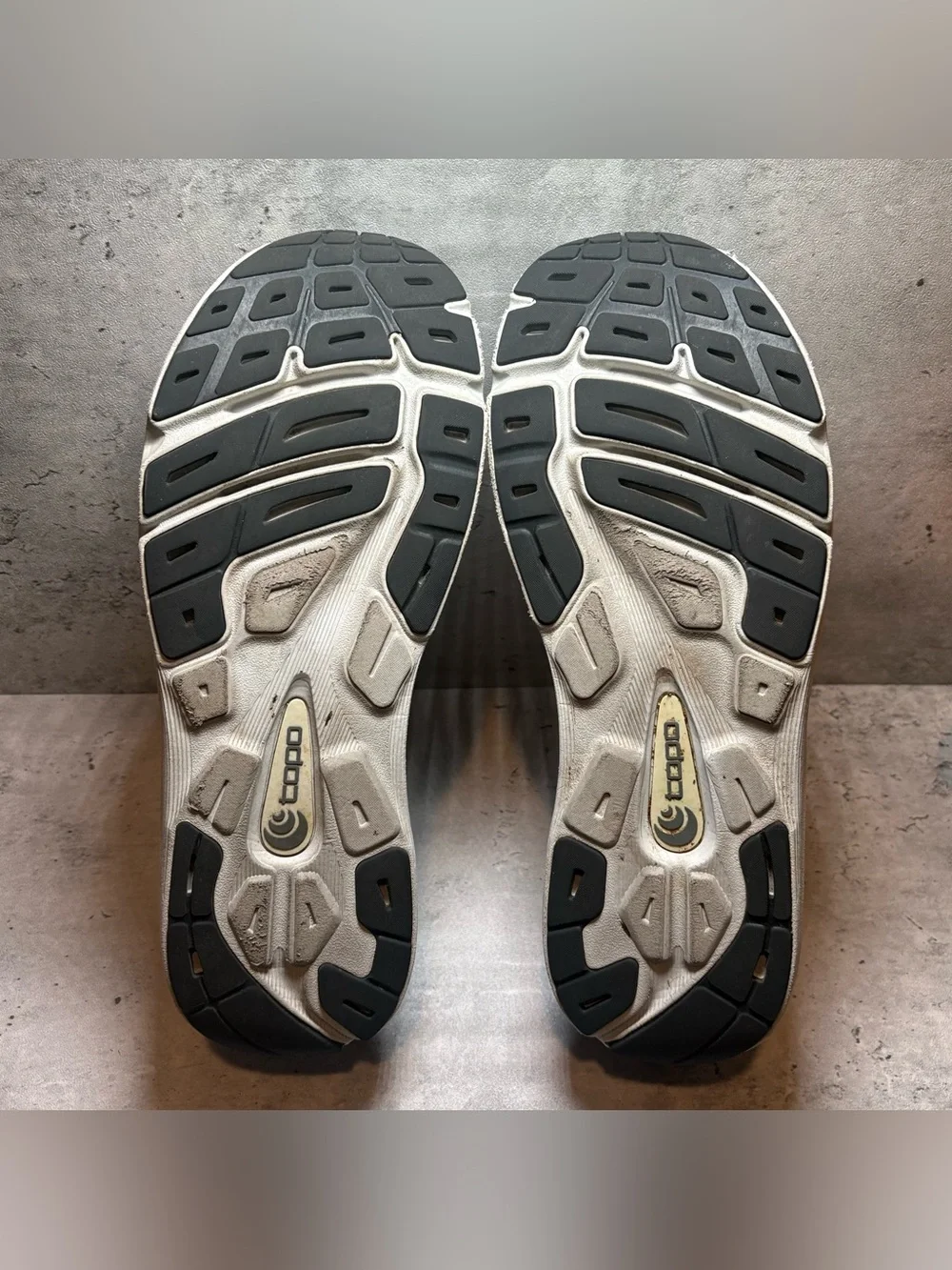 Topo Magnifly 5 Mens 11.5 Max Road Running Athletic Shoes Charcoal Grey Black